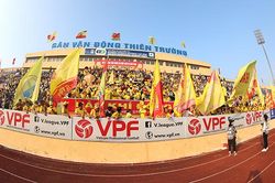 Bình luận viên Quang Huy: 'Nam Định xuống hạng bóng đá Việt Nam mất đi nhiều thứ'