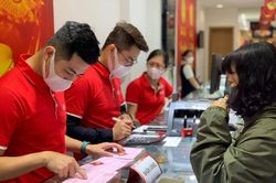 Giá vàng hôm nay 31/10: Tiếp tục giảm, lao xuống đáy sâu