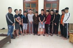 Mâu thuẫn trong việc chăn dắt gái phục vụ quán karaoke, hai nhóm đối tượng mang theo dao phớ hỗn chiến