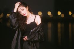 Dương Mịch muốn đặt tay lên vai Thẩm Đằng nhưng lại rút về, chuyện gì đã xảy ra?