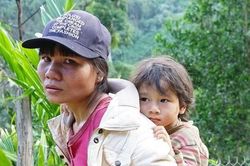 Người mẹ ở Trà Leng đứt từng khúc ruột khi 3 con đang mất tích