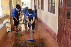 Học sinh vùng lũ sẽ được giãn chương trình học