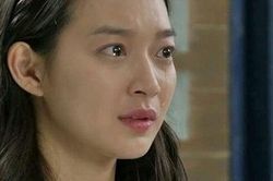 Đi làm về thấy mẹ chồng đang cầm kéo cắt tóc cho con trai tôi, tưởng bà quan tâm cháu nào ngờ đằng sau là mưu tính đáng sợ