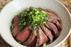 Hướng dẫn làm cơm bò bít tết ngon chuẩn nhà hàng