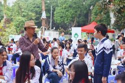 Đòn roi hay quát mắng không mang lại hiệu quả giáo dục trẻ