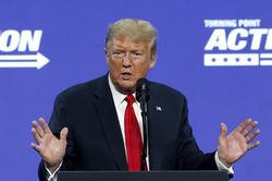 Tổng thống Trump vận động bầu cử nhiều chưa từng có trong ít ngày cuối