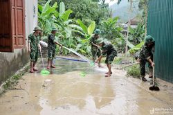 Ấm tình người nơi 'rốn lũ' Thanh Mỹ