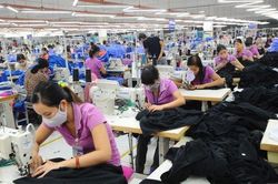 Doanh nghiệp ngỡ ngàng khi lao động nữ muốn nghỉ 30 phút vì 'đèn đỏ'