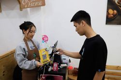 Thanh toán không dùng tiền mặt - An toàn, tiện lợi