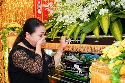 NSƯT Thành Lộc, Bảo Chung viếng nghệ sĩ Ánh Hoa