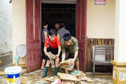 Trường học Nghệ An bị ảnh hưởng mưa lũ: Nước rút đến đâu, dọn dẹp đến đó