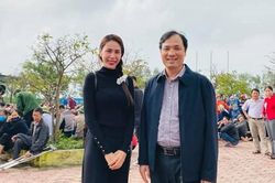 Thủy Tiên ngưỡng mộ người Bí thư tỉnh đầu đội mũ cối, chân đi dép rọ nhựa bộ đội