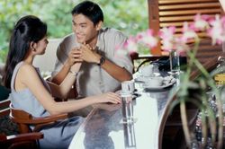 Chưa kịp mừng vì cưới được 'gái phố', tôi chết điếng vì cách xử sự của vợ với nhà chồng