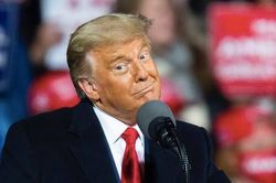 Ông Trump khẳng định không hấp tấp tuyên bố thắng cử