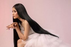 Trương Thị May hóa 'thiên thần áo trắng' khoe vẻ đẹp thuần khiết, trong trẻo như sương mai