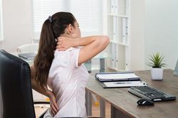 6 thói quen gây béo bụng có ở phần lớn chị em văn phòng