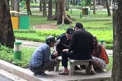 Đeo khẩu trang nơi công cộng: Nhiều người phớt lờ quy định