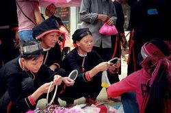 Đặc sắc chợ tình 'Phong lưu' Bảo Lạc
