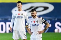 Leeds thua 1-4 trước Leicester