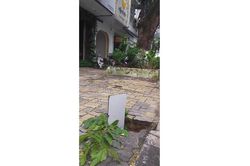 Coi chừng sụp hố!
