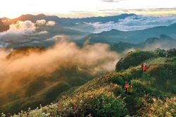 Săn mây ở đỉnh Lảo Thẩn đẹp ngỡ bồng lai tiên cảnh chốn nhân gian