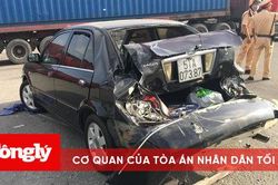 Xe container tông hàng loạt phương tiện đang dừng đèn đỏ