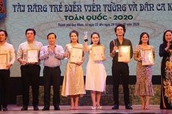 Vẫn cần thêm bệ đỡ hiệu quả cho tài năng nghệ thuật