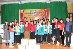 Thầy trò trường THCS Cầu Giấy (Hà Nội) chung tay ủng hộ 'khúc ruột' miền Trung