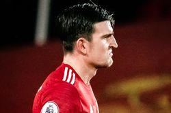 Maguire đáp trả chỉ trích của huyền thoại MU