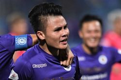 Quang Hải volley ghi bàn 2-1