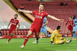 Liên tục tỏa sáng, đến lúc Jota thay thế Firmino?