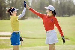 Ngọc Hân, Jennifer Phạm bất ngờ thân thiết như chị em nhờ cùng đam mê chơi golf