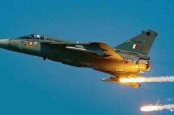 Ấn Độ tiếp nhận thêm 3 chiến đấu cơ Rafale của Pháp trong bối cảnh xung đột biên giới với Trung Quốc