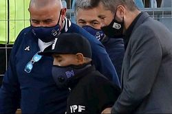 Cựu ngôi sao Maradona phải phẫu thuật não khẩn cấp