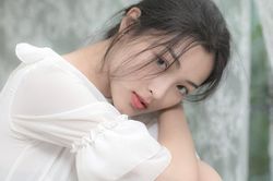 Người đẹp có đôi mắt biết cười chạm ngõ điện ảnh với vai diễn nặng ký trong phim về Trịnh Công Sơn