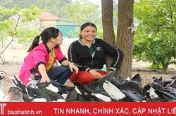 Vợ chồng nông dân Lộc Hà làm giàu trên cồn cát bạc màu