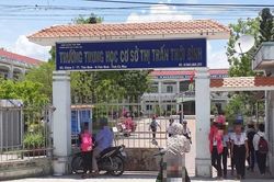 Hàng chục học sinh cấp 2 ngất xỉu ở Cà Mau