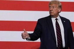 Cập nhật số phiếu Bầu cử Mỹ: Donald Trump dẫn đầu tại 20 bang, sắc đỏ tràn ngập Hoa Kỳ