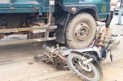 Tai nạn liên hoàn trước cổng bệnh viện, 4 xe hư hỏng nặng