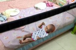 Bé gái tử vong do ngạt vì kẹt khe giường
