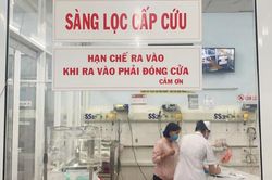 TP.HCM: Bé 6 tháng tuổi tử vong thương tâm vì bị kẹt giữa khe nệm và tường