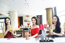 Dàn thí sinh HHVN 2020 diện váy cocktail rực rỡ sắc màu ở thành phố biển Vũng Tàu