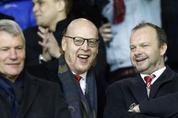 Ed Woodward sẽ chống lại nhà Glazer để 'cứu' MU