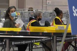 Bầu cử Mỹ 2020: Vì sao các bang chủ chốt vẫn chưa xong kiểm phiếu?