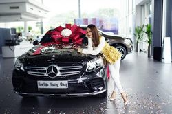 Loạt xe sang tiền tỷ của Hoa hậu Hương Giang