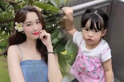 Con gái Hoa hậu Thu Thảo khiến mẹ 'cạn lời' khi 2 tuổi đã ăn nói đâu ra đấy