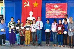 Lãnh đạo tỉnh Khánh Hòa tham dự ngày hội đại đoàn kết toàn dân tộc tại Ninh Hòa