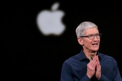 Cổ đông kiện Apple vì Tim Cook vạ miệng