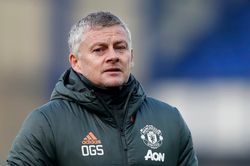 MU tiếp tục trông đợi Bruno Fernandes