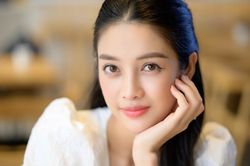 Nhan sắc ngoài đời của cô gái vào vai Thúy Kiều